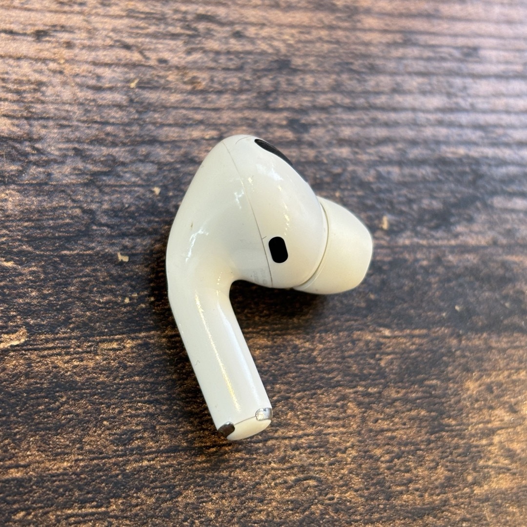 Apple(アップル)のAirPods Pro 第一世代 左耳のみ スマホ/家電/カメラのオーディオ機器(ヘッドフォン/イヤフォン)の商品写真