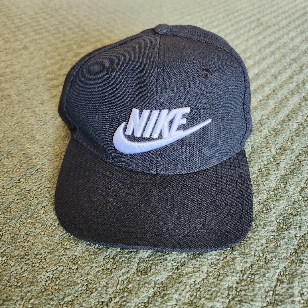 NIKE(ナイキ)のジュニア用　NIKE DRI-FIT ナイキプロドライフィット　黒色 キッズ/ベビー/マタニティのこども用ファッション小物(帽子)の商品写真