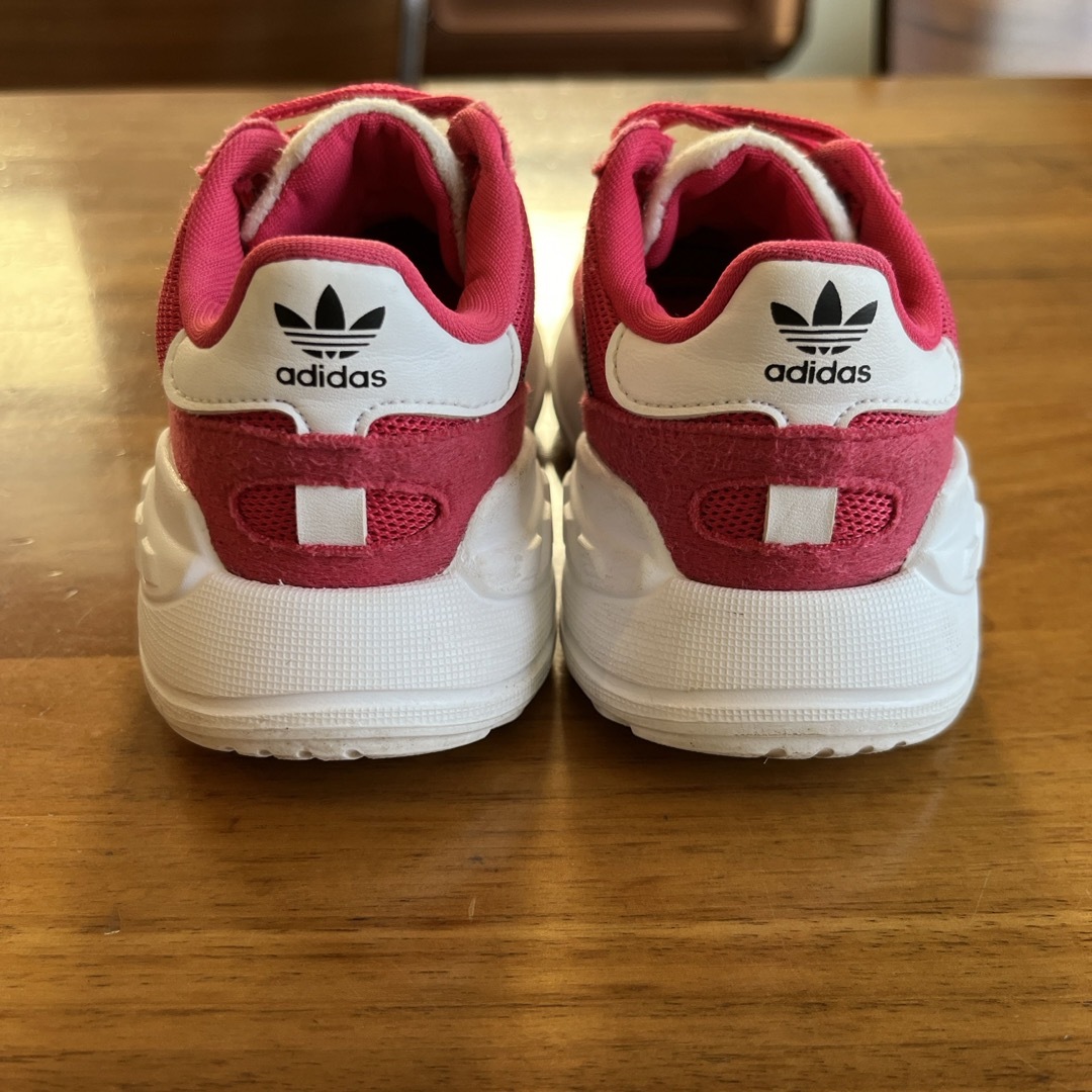 adidas(アディダス)のadidas レディース　14cm キッズ/ベビー/マタニティのベビー靴/シューズ(~14cm)(スニーカー)の商品写真