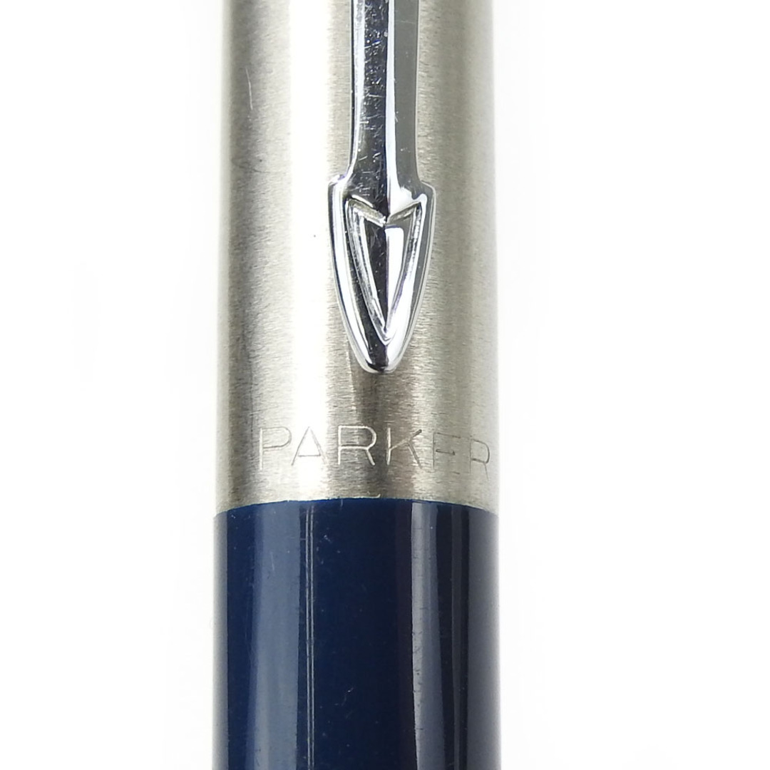 Parker(パーカー)の【中古】 パーカー ボールペン ジョッター メタル プラスチック ネイビー シルバー シルバー金具 文房具 ノック式 インク切れ メンズ 男性 PARKER インテリア/住まい/日用品の文房具(その他)の商品写真