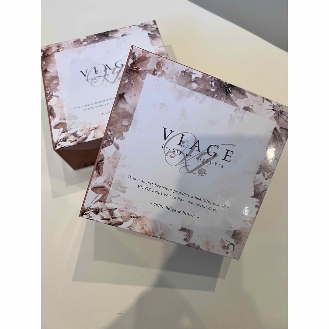 VIAGE(ヴィアージュ)のviage ヴィアージュ ナイトブラ　ベージュ×ブラウン　Mサイズ  レディースの下着/アンダーウェア(ブラ)の商品写真