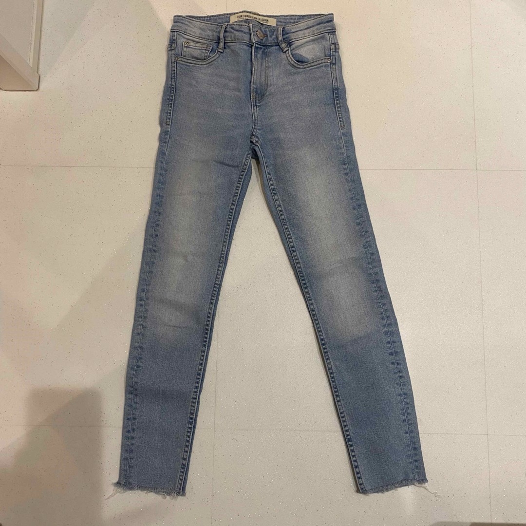 ZARA(ザラ)のZARA  デニム デニムパンツ ジーンズ スキニー パンツ　34 レディースのパンツ(カジュアルパンツ)の商品写真