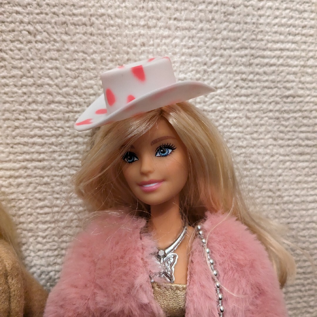 バービー人形　帽子セット エンタメ/ホビーのおもちゃ/ぬいぐるみ(キャラクターグッズ)の商品写真