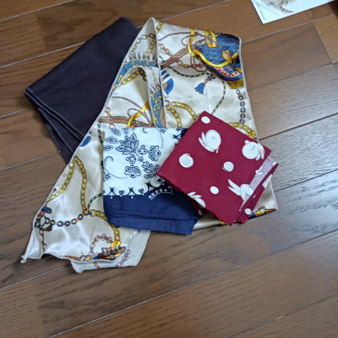 ショール　バッグ用スカーフ　ハンカチ レディースのファッション小物(マフラー/ショール)の商品写真