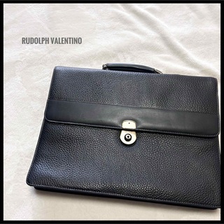 ルドルフヴァレンチノ(Rudolph Valentino)のRudolph Valentino シボ革　リクルートバッグ　ブラック　ビジネス(ビジネスバッグ)