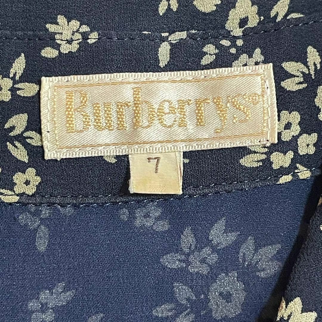 BURBERRY(バーバリー)のBurberrys’ バーバリー　チュニック　ネイビー×花柄　絹100% 7号 レディースのトップス(チュニック)の商品写真