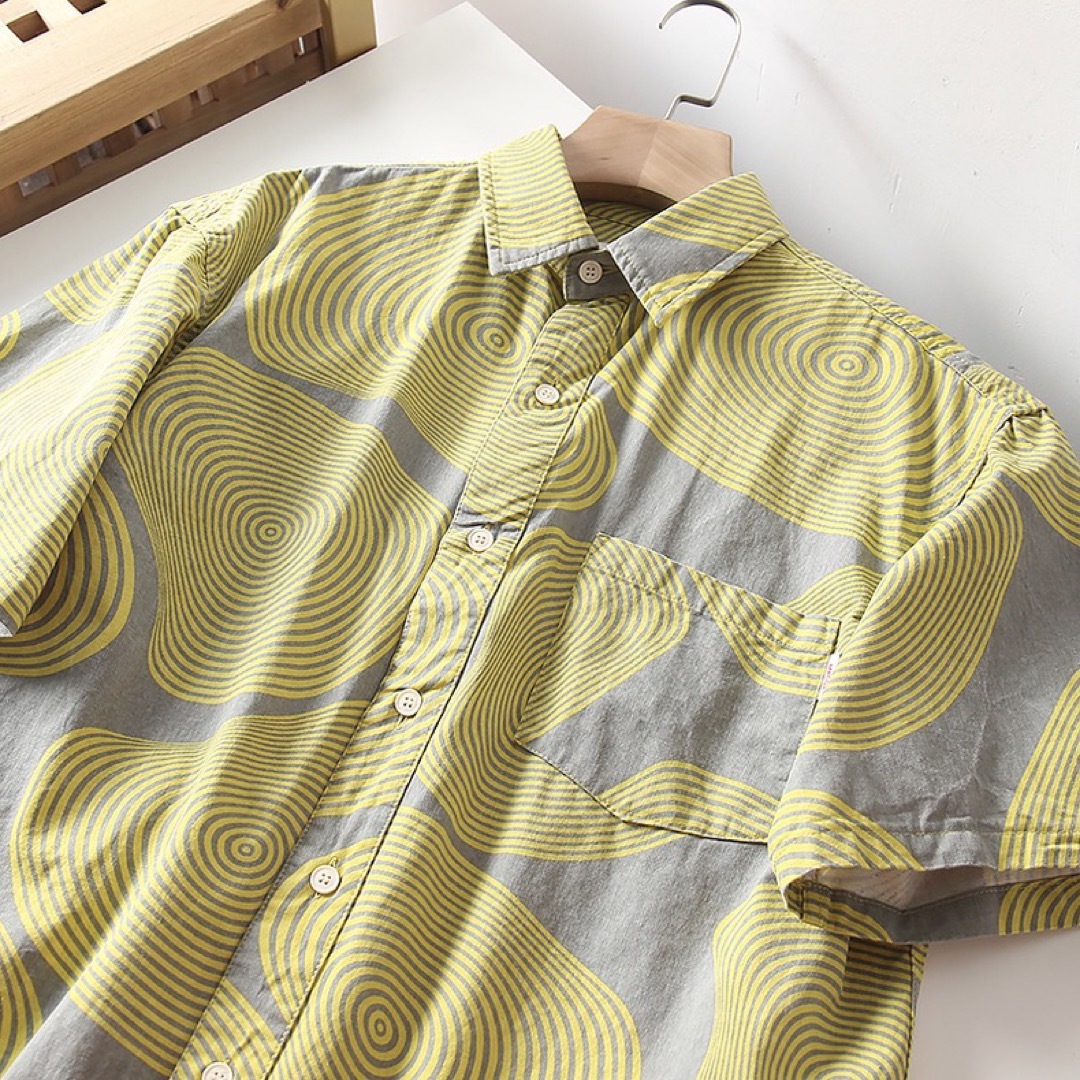 メンズシャツ　半袖　年輪総柄プリント　ゆったり　曲線裾周り　コットン　Mサイズ メンズのトップス(シャツ)の商品写真