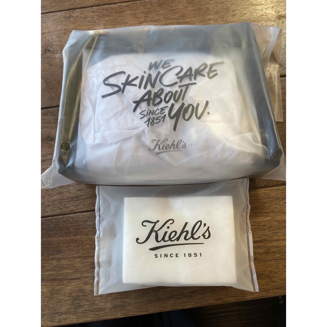 Kiehl's(キールズ)のキールズ　ノベルティ　オリジナルクリア ポーチ レディースのファッション小物(ポーチ)の商品写真