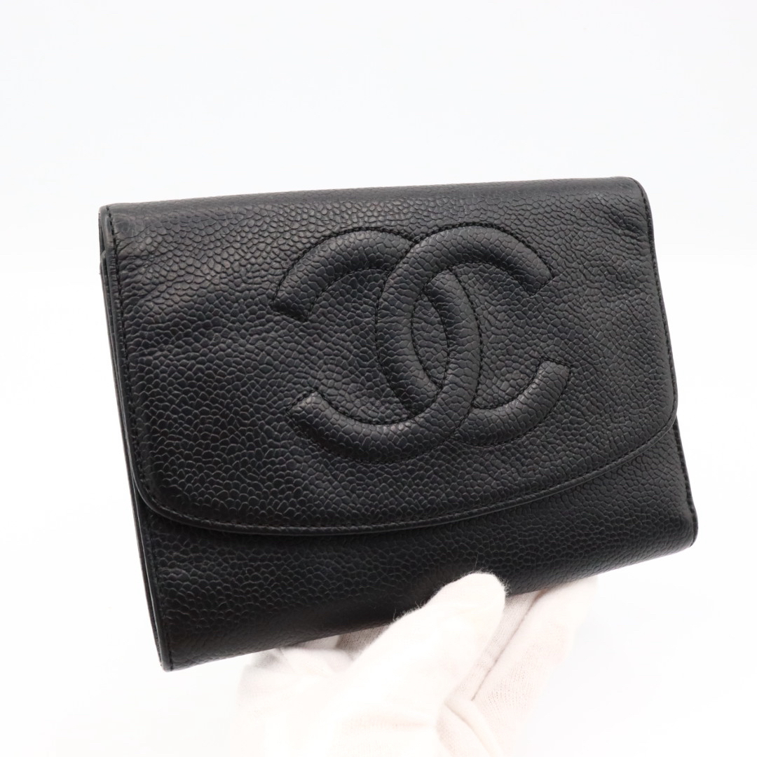 CHANEL(シャネル)の美品　シャネル　キャビアスキン　デカココ　折り財布　ブラック レディースのファッション小物(財布)の商品写真