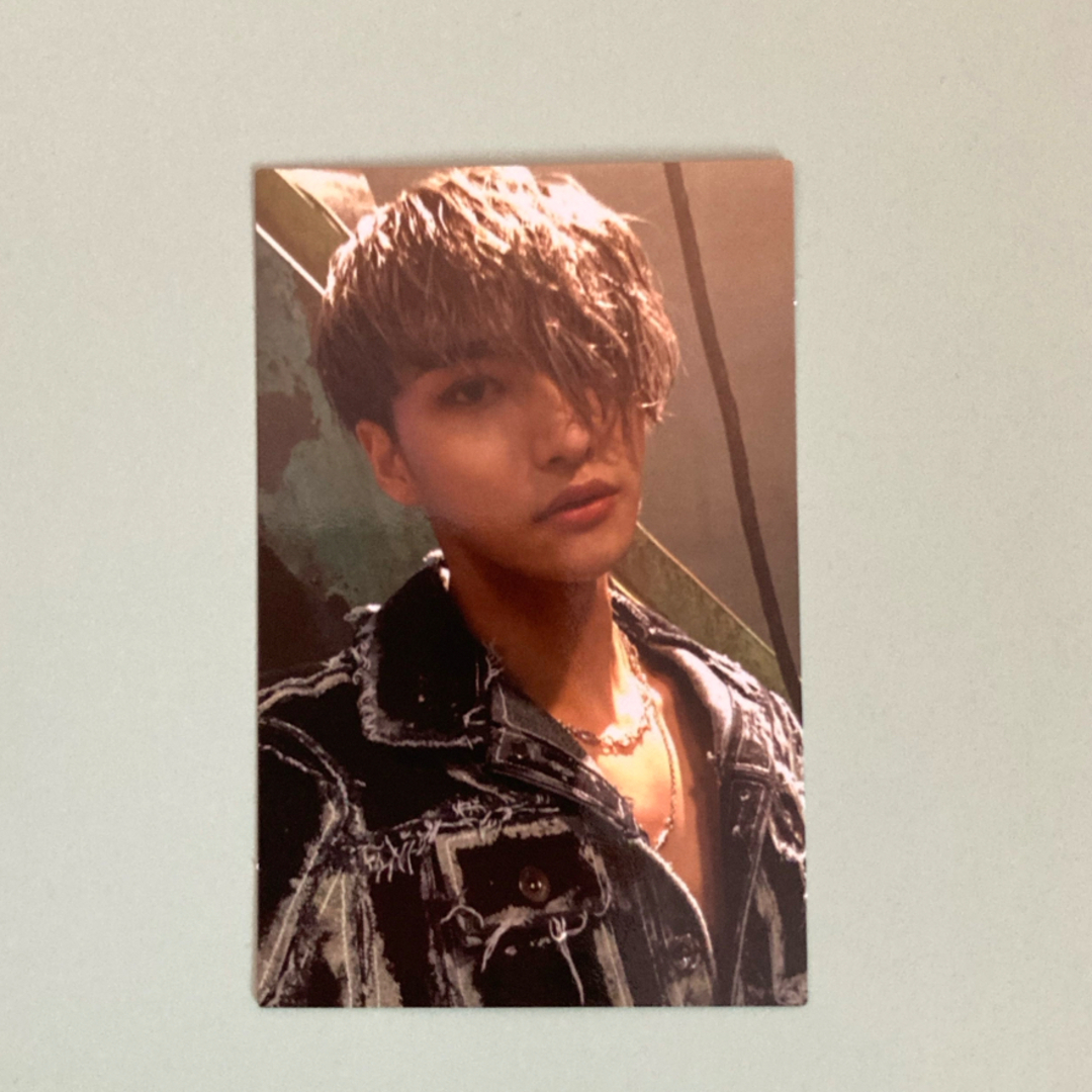 ATEEZ(エイティーズ)のATEEZ SEONGHWA photocard ソンファ トレカ エンタメ/ホビーのタレントグッズ(アイドルグッズ)の商品写真