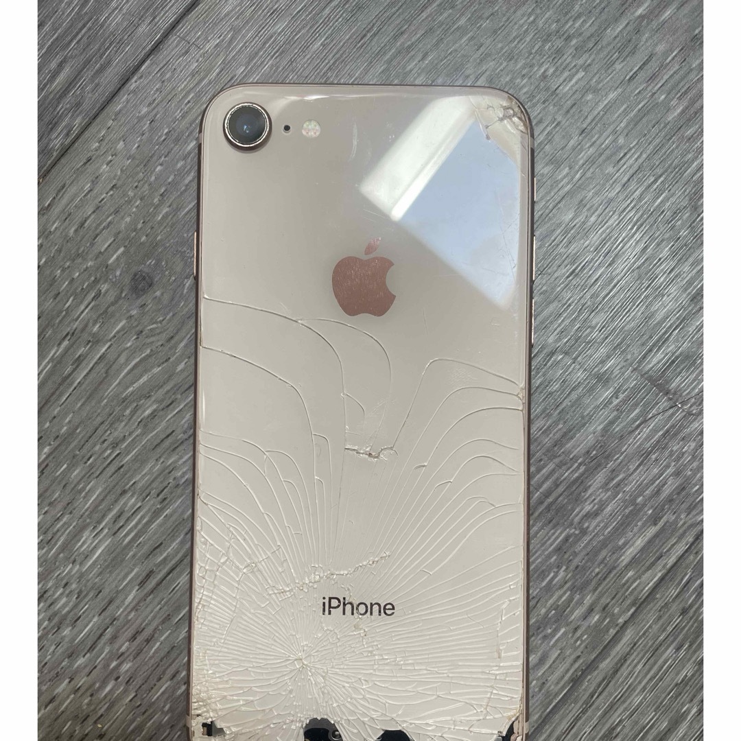 Apple(アップル)のiphone8 ピンクゴールド スマホ/家電/カメラのスマホアクセサリー(その他)の商品写真