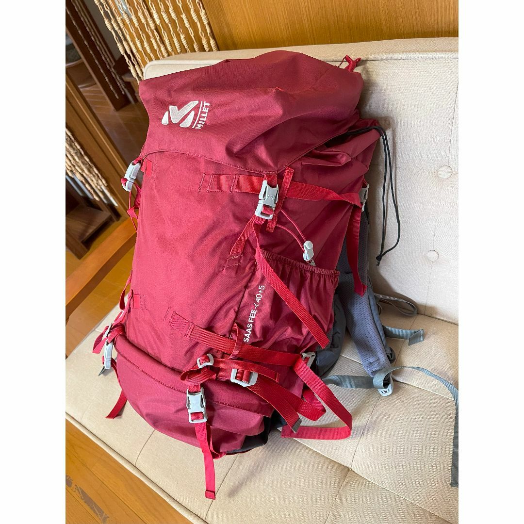 MILLET(ミレー)のMILLET SAAS FEE 40+5 レディース　サイズＳ　色DeepRed スポーツ/アウトドアのアウトドア(登山用品)の商品写真