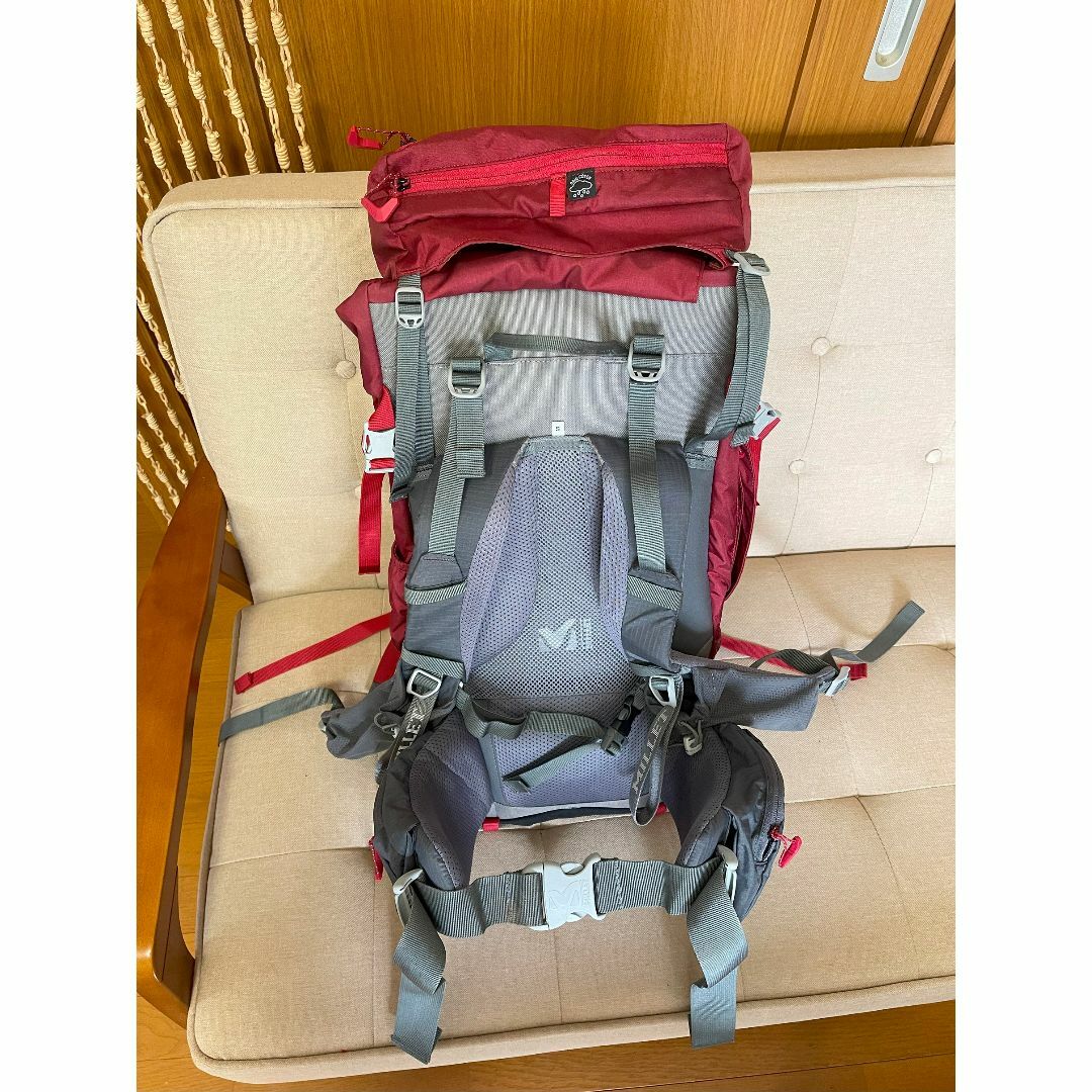 MILLET(ミレー)のMILLET SAAS FEE 40+5 レディース　サイズＳ　色DeepRed スポーツ/アウトドアのアウトドア(登山用品)の商品写真