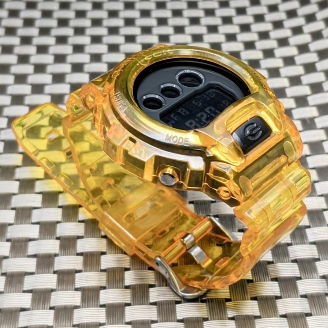 G-SHOCK スケルトンイエロー(オレンジ) ベゼル・ベルト DW-6900等 メンズの時計(ラバーベルト)の商品写真