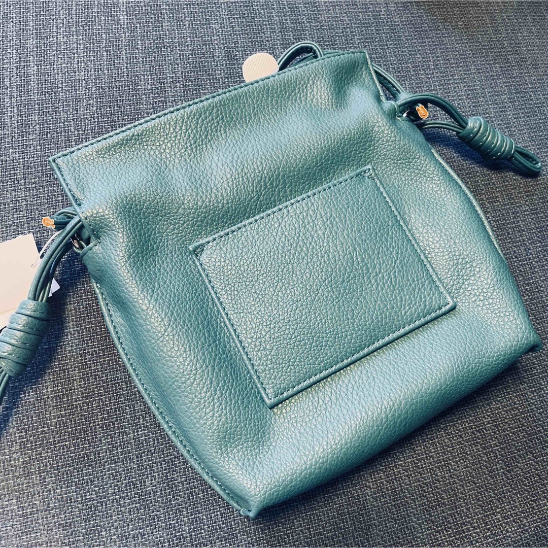 AZUL by moussy(アズールバイマウジー)の新品 タグ付き AZUL by moussy ドローストリングポーチバッグ レディースのバッグ(ショルダーバッグ)の商品写真