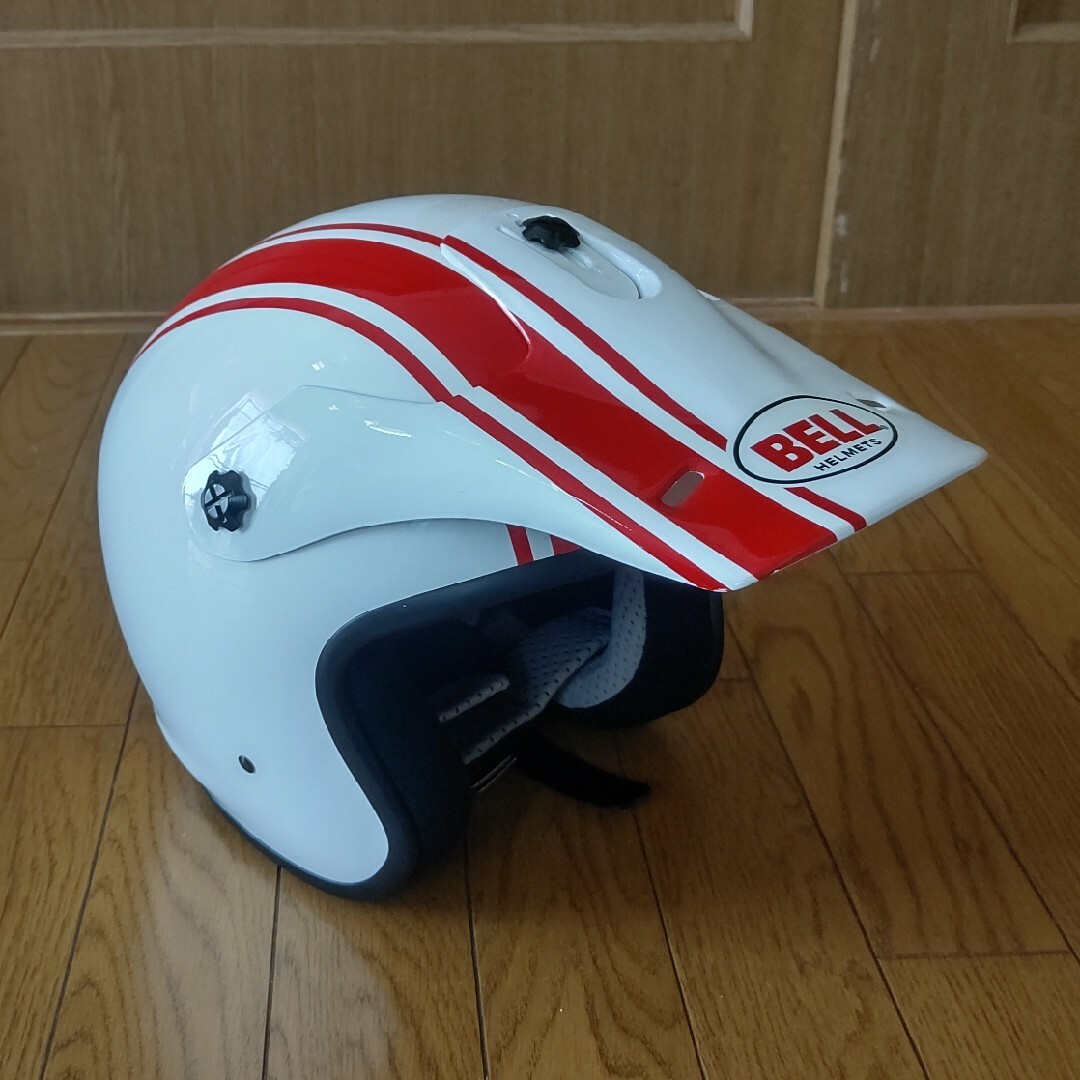 BELL(ベル)のBELL ヘルメット トラッカー Mサイズ 美品です 自動車/バイクのバイク(ヘルメット/シールド)の商品写真