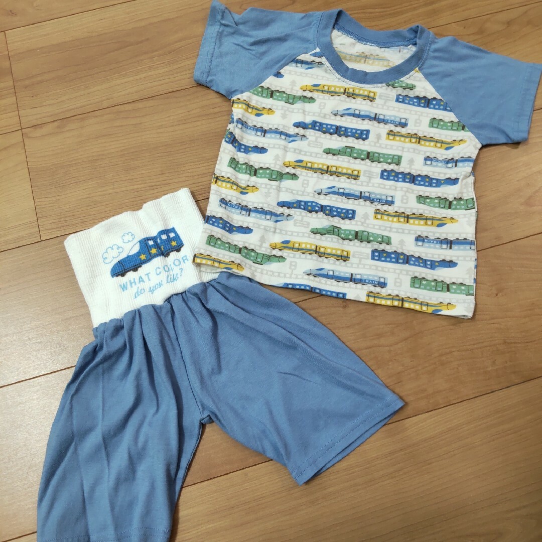 男児 パジャマ 電車 列車 100cm キッズ/ベビー/マタニティのキッズ服男の子用(90cm~)(パジャマ)の商品写真