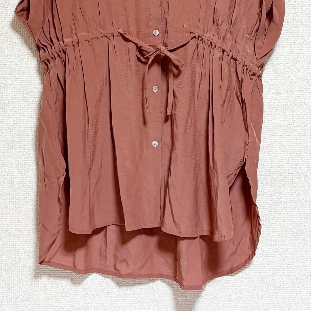 Alma Design アルマデザイン　ブラウス　袖なし　シャツ　ブラウン　茶色 レディースのトップス(シャツ/ブラウス(半袖/袖なし))の商品写真