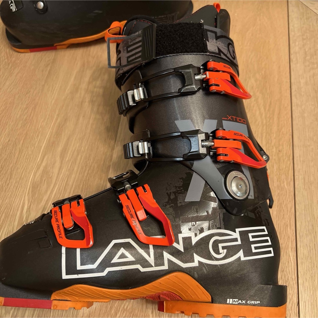 LANGE(ラング)のLANGE ラング　スキーブーツ　XT100 24.5センチ スポーツ/アウトドアのスキー(ブーツ)の商品写真