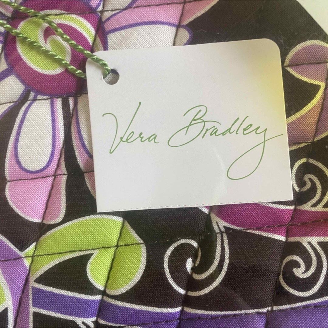 Vera Bradley(ヴェラブラッドリー)の新品未使用　Vera Bradley  ポーチ　黒色　花柄 レディースのファッション小物(ポーチ)の商品写真