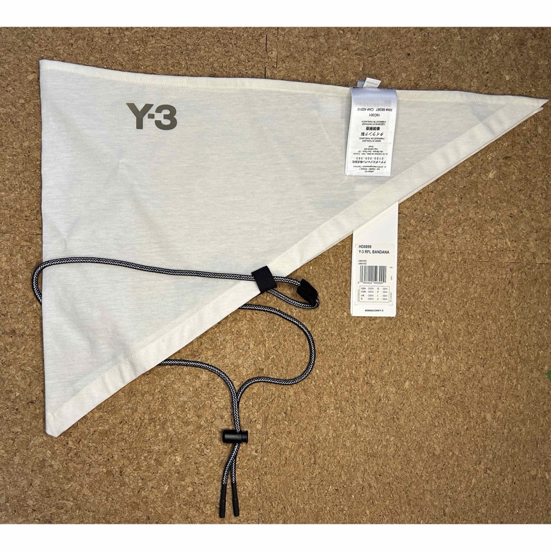 Y-3(ワイスリー)の新品　ワイスリー　Y-3  ヨウジヤマモト　バンダナ 白 メンズのファッション小物(バンダナ/スカーフ)の商品写真