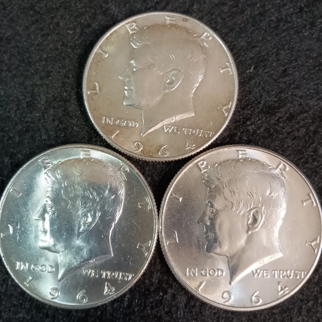 銀貨　アメリカケネディハーフダラー銀貨　人気のSILVER900綺麗な３枚セット エンタメ/ホビーの美術品/アンティーク(金属工芸)の商品写真