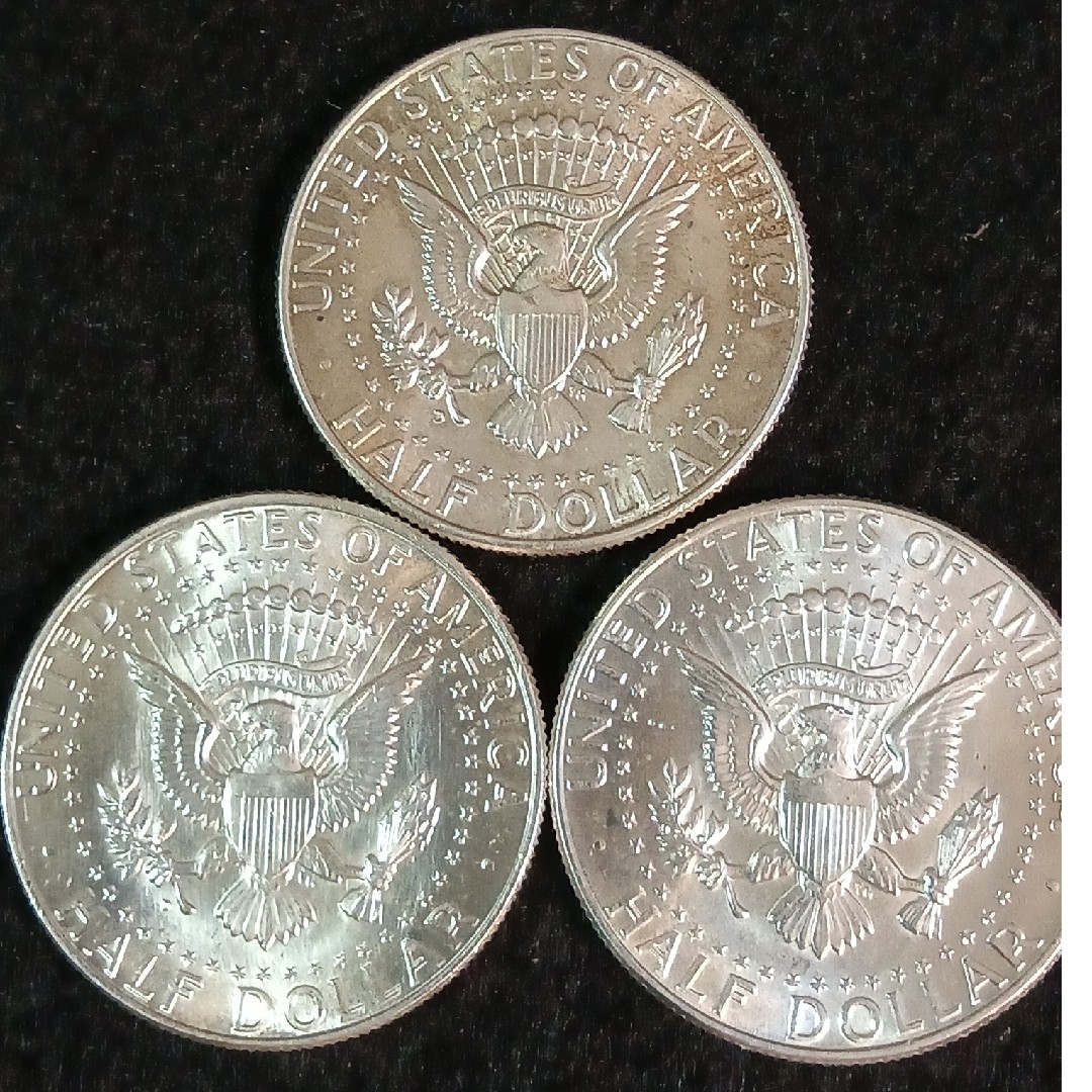 銀貨　アメリカケネディハーフダラー銀貨　人気のSILVER900綺麗な３枚セット エンタメ/ホビーの美術品/アンティーク(金属工芸)の商品写真