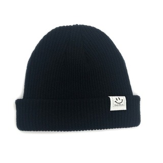 【人気商品】 ブラック ニット帽 レディース用 ワンポイント デザイン(ニット帽/ビーニー)