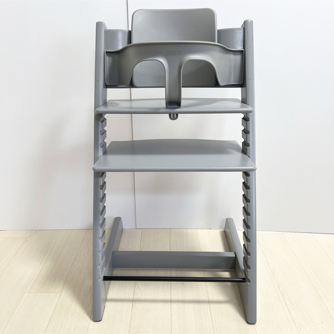 Stokke(ストッケ)のストッケ トリップトラップ STOKKE ストームグレー ベビーセット付き キッズ/ベビー/マタニティの寝具/家具(その他)の商品写真