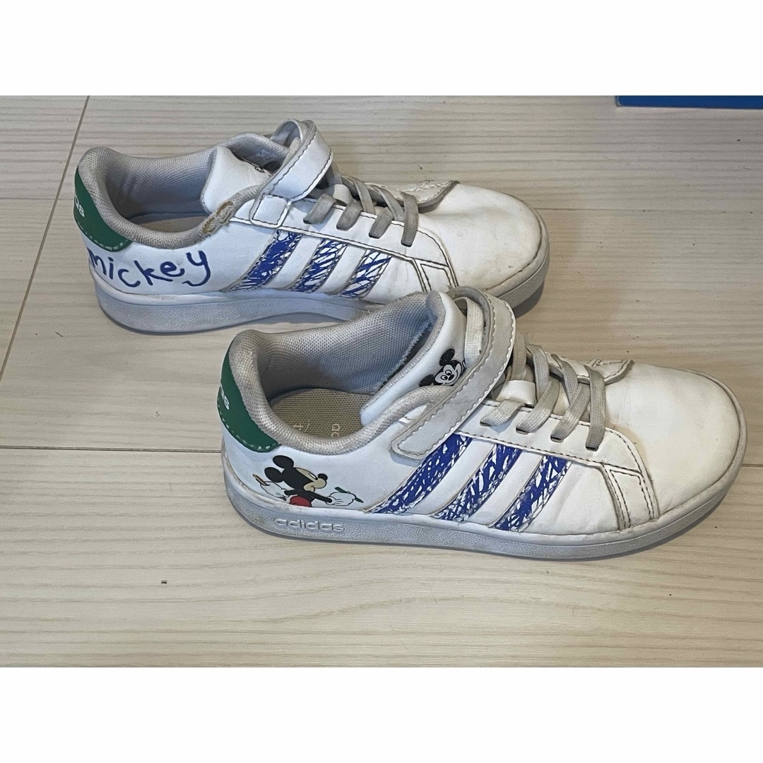 adidas(アディダス)のadidas Disney スニーカー 19cm キッズ/ベビー/マタニティのキッズ靴/シューズ(15cm~)(スニーカー)の商品写真