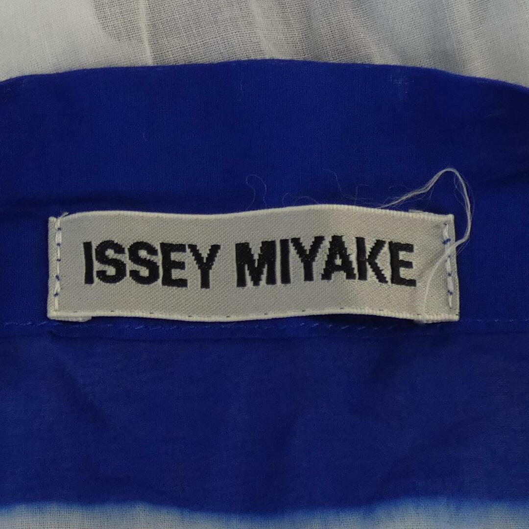 ISSEY MIYAKE(イッセイミヤケ)のイッセイミヤケ ISSEY MIYAKE シャツ レディースのトップス(シャツ/ブラウス(長袖/七分))の商品写真