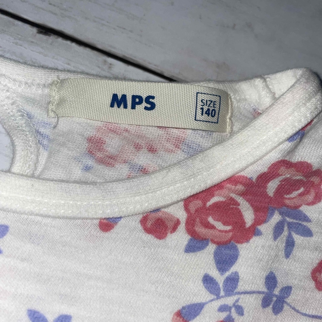 MPS(エムピーエス)のMPS  袖フリルカットソー　140 キッズ/ベビー/マタニティのキッズ服女の子用(90cm~)(Tシャツ/カットソー)の商品写真