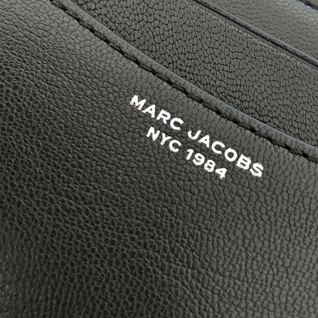 MARC JACOBS(マークジェイコブス)の新品 MARC JACOBS S178L03FA22 001 「SLIM 84」 レディースのファッション小物(コインケース)の商品写真