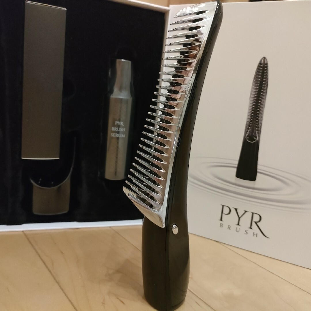 最新美容機器《PYR-BRUSH》パイラブラッシュ コスメ/美容のヘアケア/スタイリング(ヘアブラシ/クシ)の商品写真