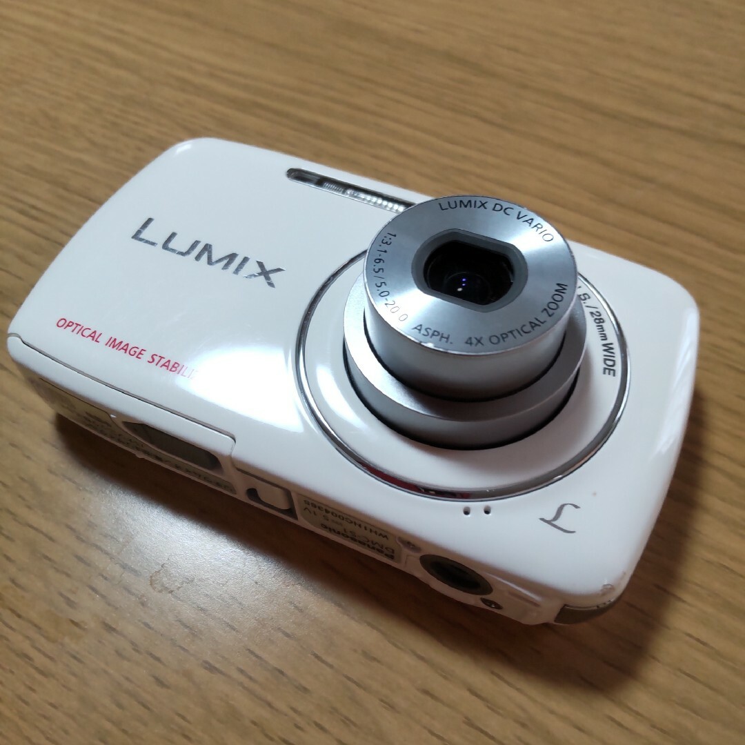 Panasonic　Lumix  ホワイト スマホ/家電/カメラのカメラ(コンパクトデジタルカメラ)の商品写真