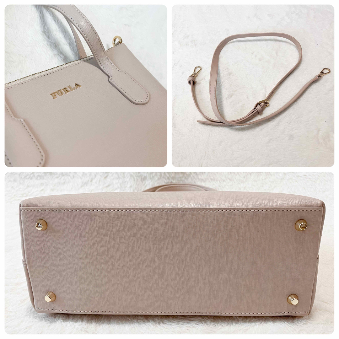 Furla(フルラ)のFURLA フルラ2way ショルダーバッグ　ハンドバッグ　金具ロゴ　ベージュ レディースのバッグ(ショルダーバッグ)の商品写真