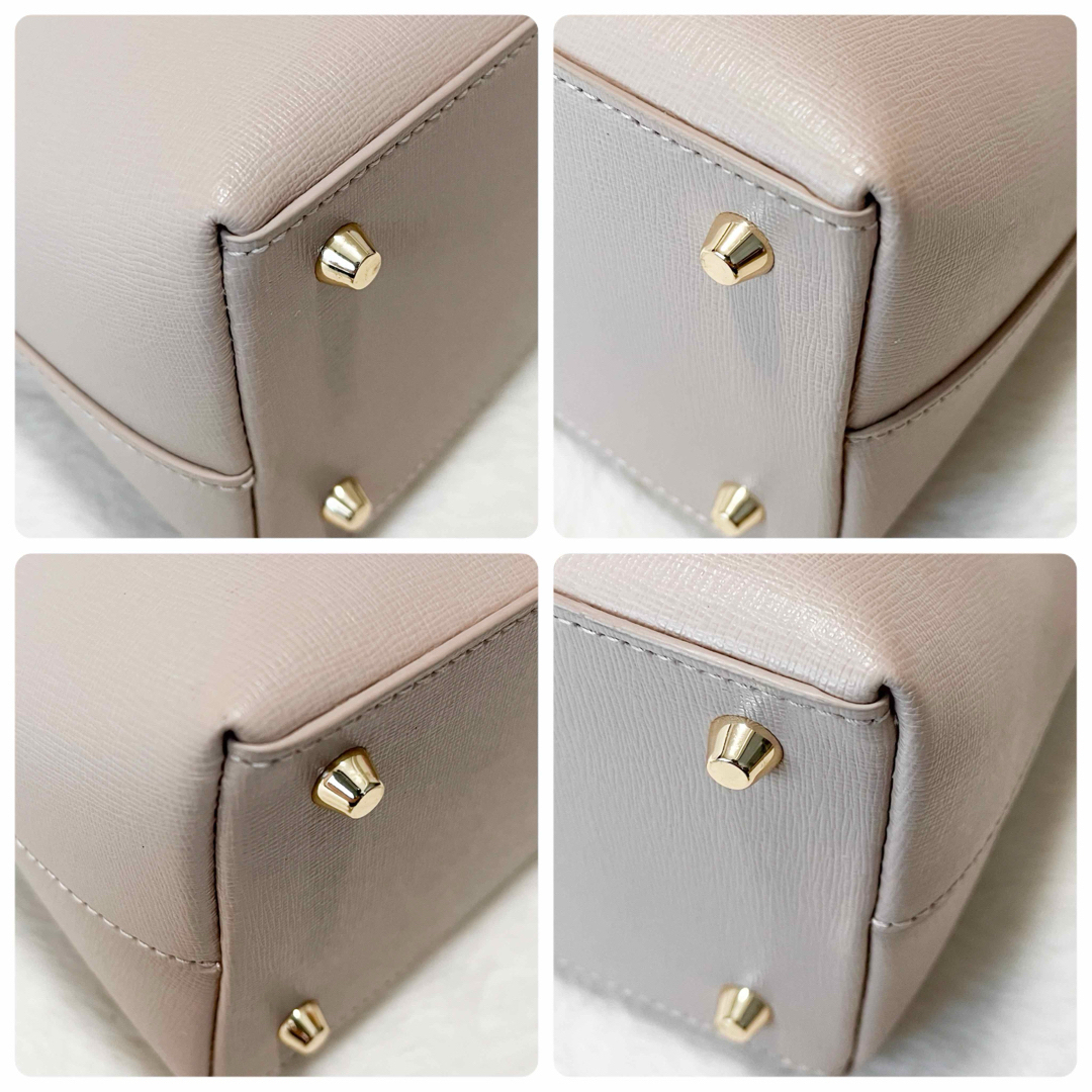 Furla(フルラ)のFURLA フルラ2way ショルダーバッグ　ハンドバッグ　金具ロゴ　ベージュ レディースのバッグ(ショルダーバッグ)の商品写真