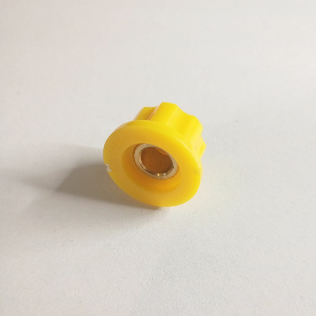 BOSS風 ノブ 黄　Yellow 楽器のギター(エフェクター)の商品写真