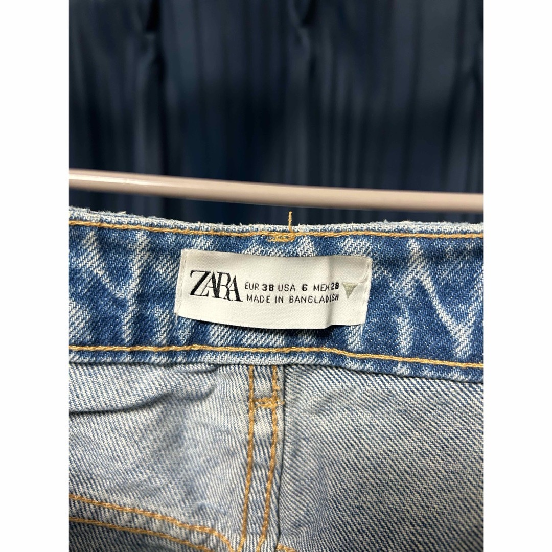 ZARA(ザラ)のZARA ウィメンズ　レディース　ジーンズ　ジーパン　Mサイズ レディースのパンツ(デニム/ジーンズ)の商品写真