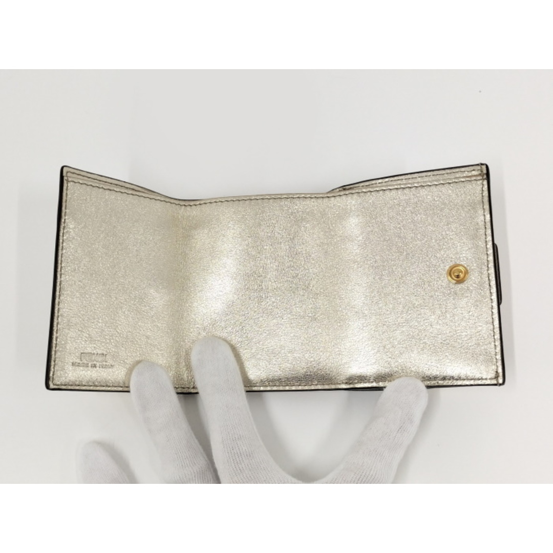 FENDI - FENDI 三つ折り財布 バゲット レザー シャンパン FENDI - FENDI 三つ折り財布 バゲット レザー シャンパン