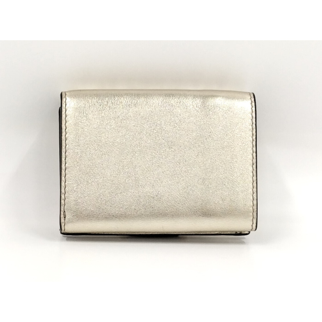 FENDI - FENDI 三つ折り財布 バゲット レザー シャンパン FENDI - FENDI 三つ折り財布 バゲット レザー シャンパン