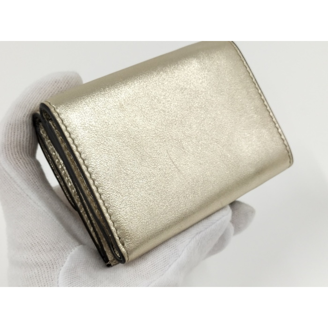FENDI - FENDI 三つ折り財布 バゲット レザー シャンパン FENDI - FENDI 三つ折り財布 バゲット レザー シャンパン