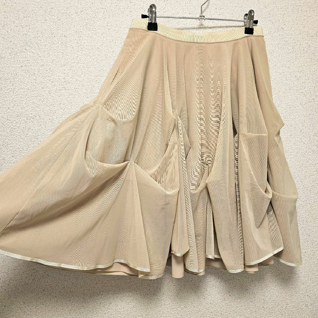 FOXEY NEW YORK(フォクシーニューヨーク)のFOXEY NEW YORK・チュールスカート・Lサイズ・ベージュ レディースのスカート(ひざ丈スカート)の商品写真
