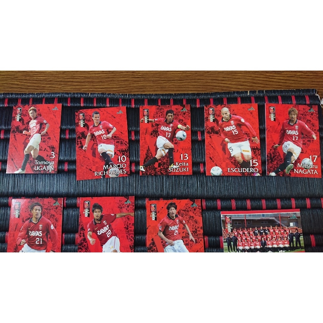 【未使用】2013年　浦和レッズ　選手カード　9枚 スポーツ/アウトドアのサッカー/フットサル(応援グッズ)の商品写真