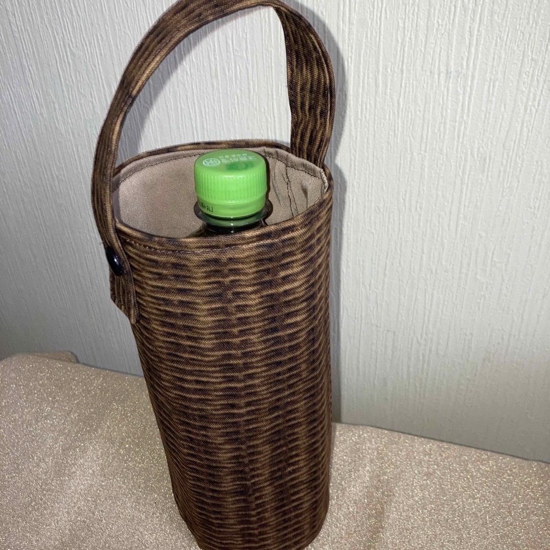 ペットボトルカバー　水筒カバー　ハンドメイド　カゴ柄 ハンドメイドのファッション小物(バッグ)の商品写真