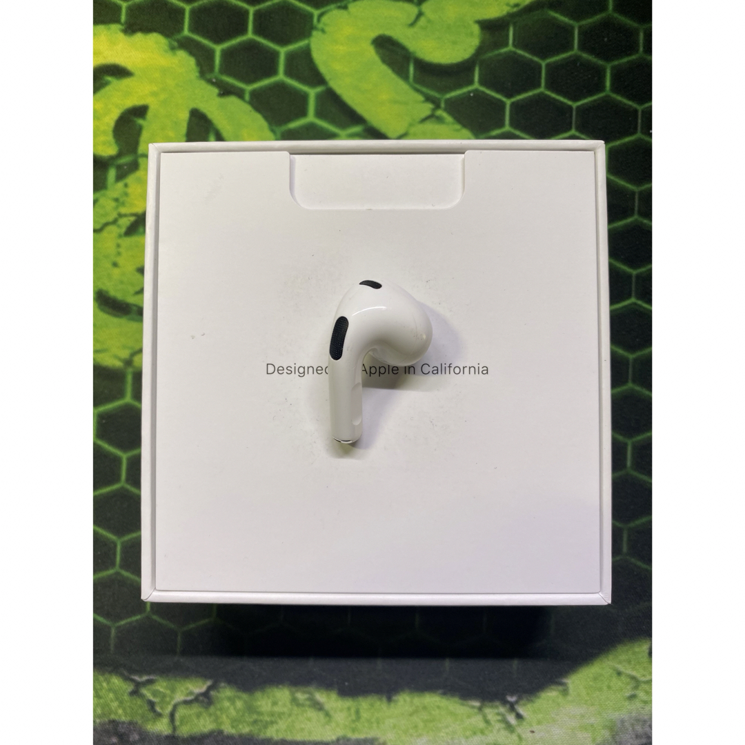 Apple(アップル)のApple AirPods  第３世代　右側　右耳　右 スマホ/家電/カメラのオーディオ機器(ヘッドフォン/イヤフォン)の商品写真