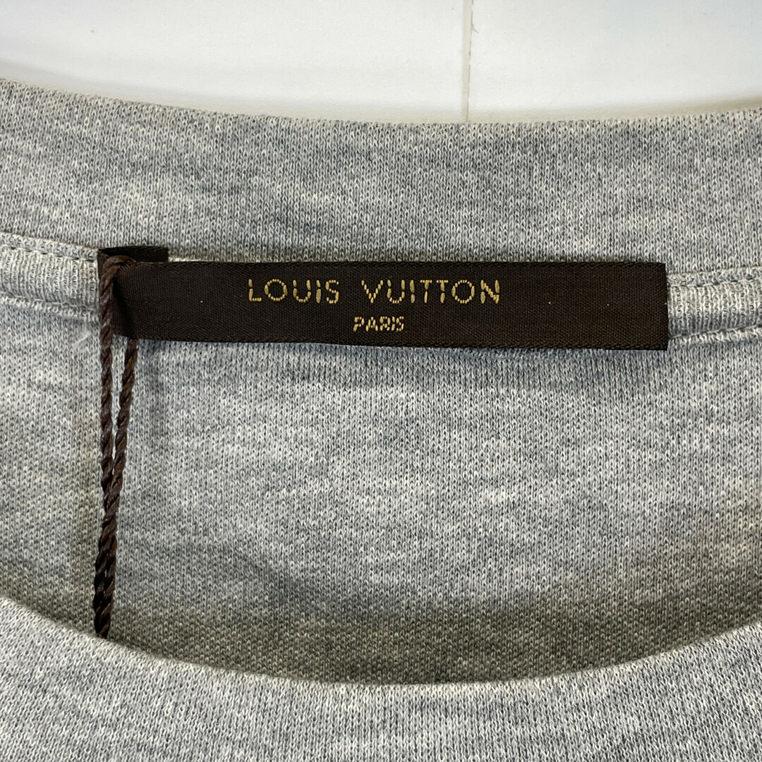 LOUIS VUITTON(ルイヴィトン)のルイヴィトン グレー RM171M CMS HBY05W フロッキークロスロゴTシャツ XXL メンズのトップス(その他)の商品写真