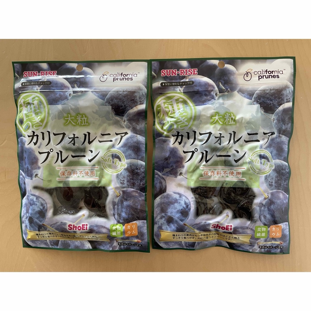 正栄食品　株主優待　カリフォルニアプルーン種つき　150g×２袋 食品/飲料/酒の食品(菓子/デザート)の商品写真