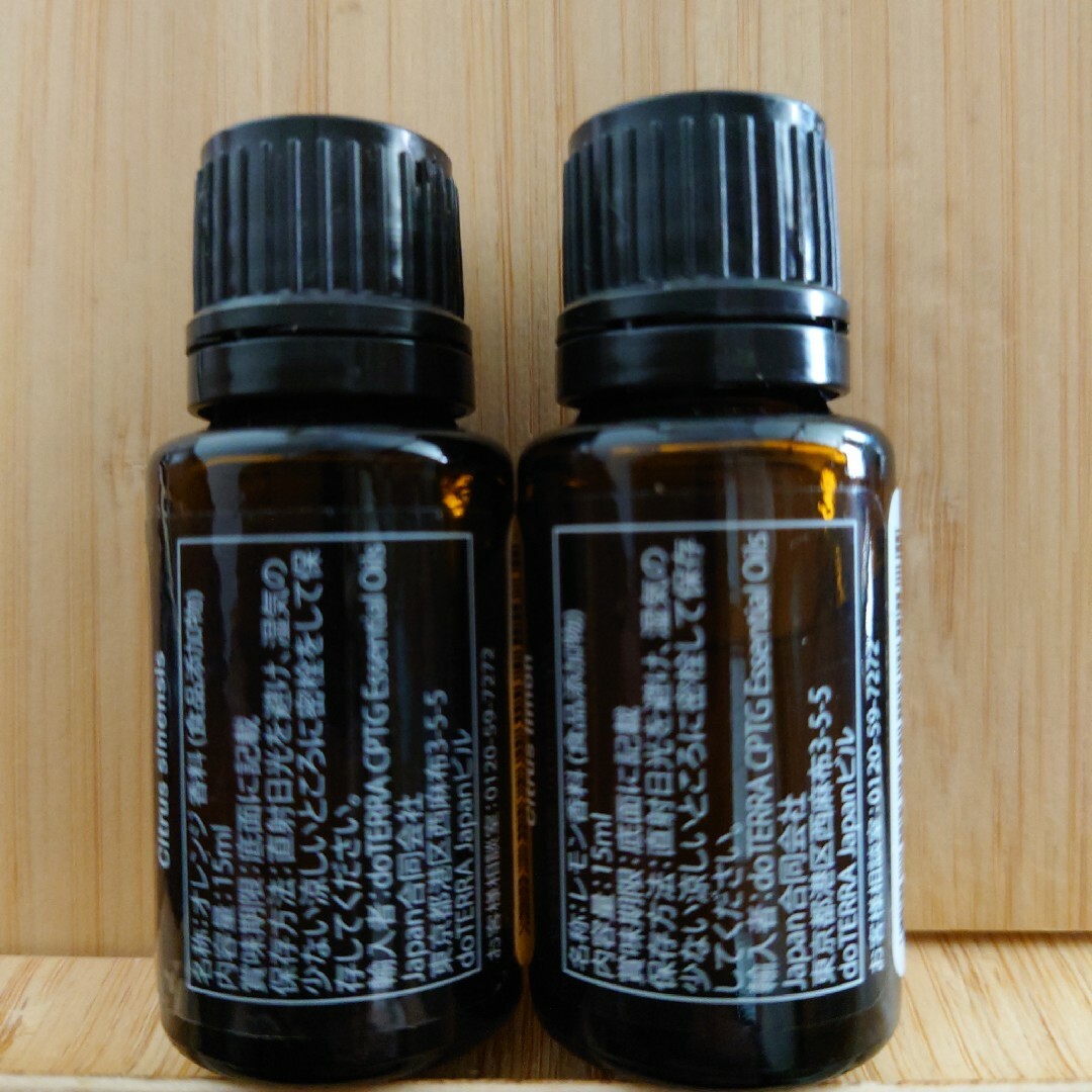 doTERRA(ドテラ)のドテラ　オレンジ15ml　＆　レモン15ml　２本セット コスメ/美容のリラクゼーション(エッセンシャルオイル（精油）)の商品写真