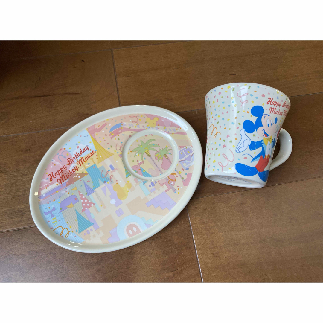 新品★ディズニーランド★カップ＆プレート キッズ/ベビー/マタニティの授乳/お食事用品(マグカップ)の商品写真